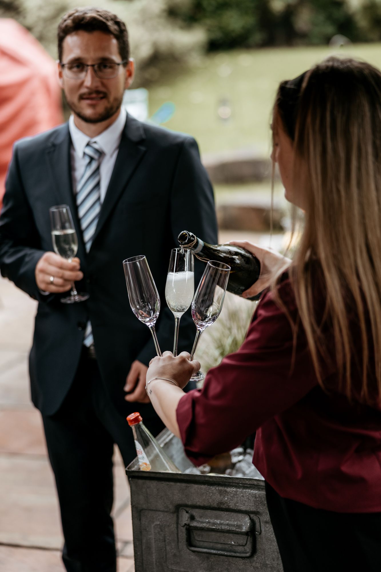 Apéro im Garten an der Eventscheune auf dem Hofgut Dagobertshausen